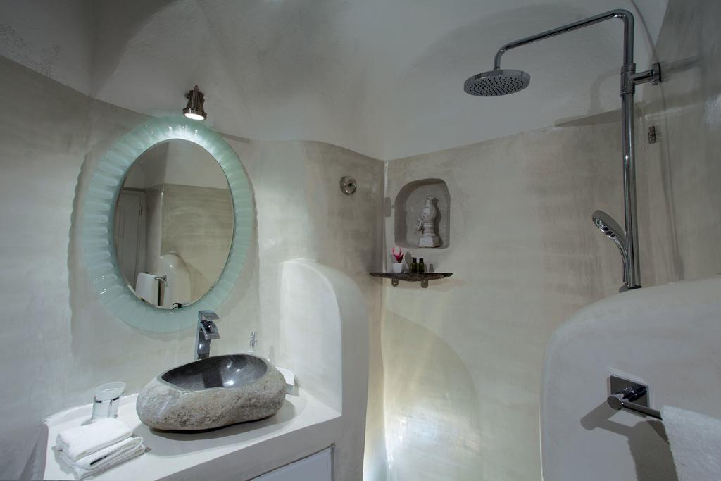 Olive Cave * Тира